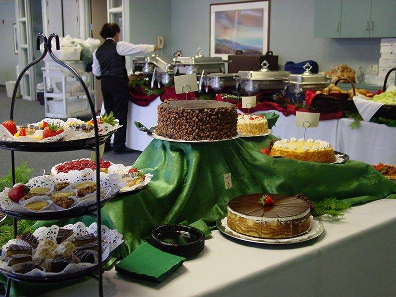 Holiday Party Catering In Dallas: How To Plan A Memorable Feast?