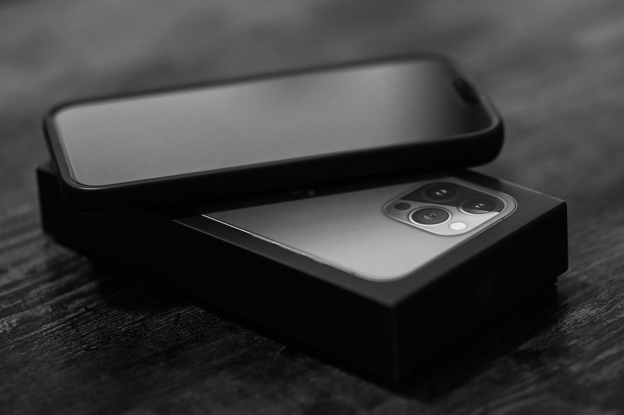 iPhone 18 Pro Max Cases: Vacation-Ready Styles
