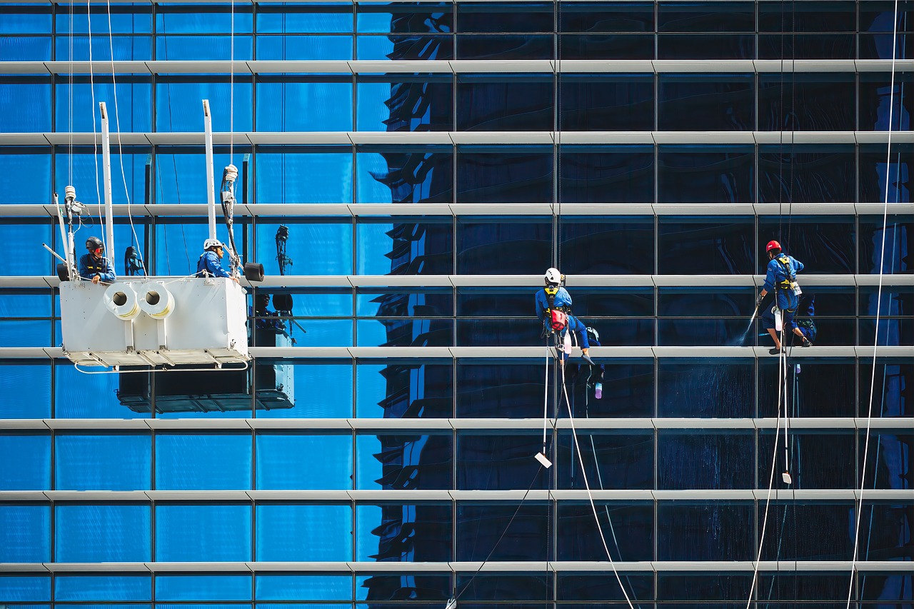 What Bathgate Homeowners Should Expect From a Window Cleaning Service