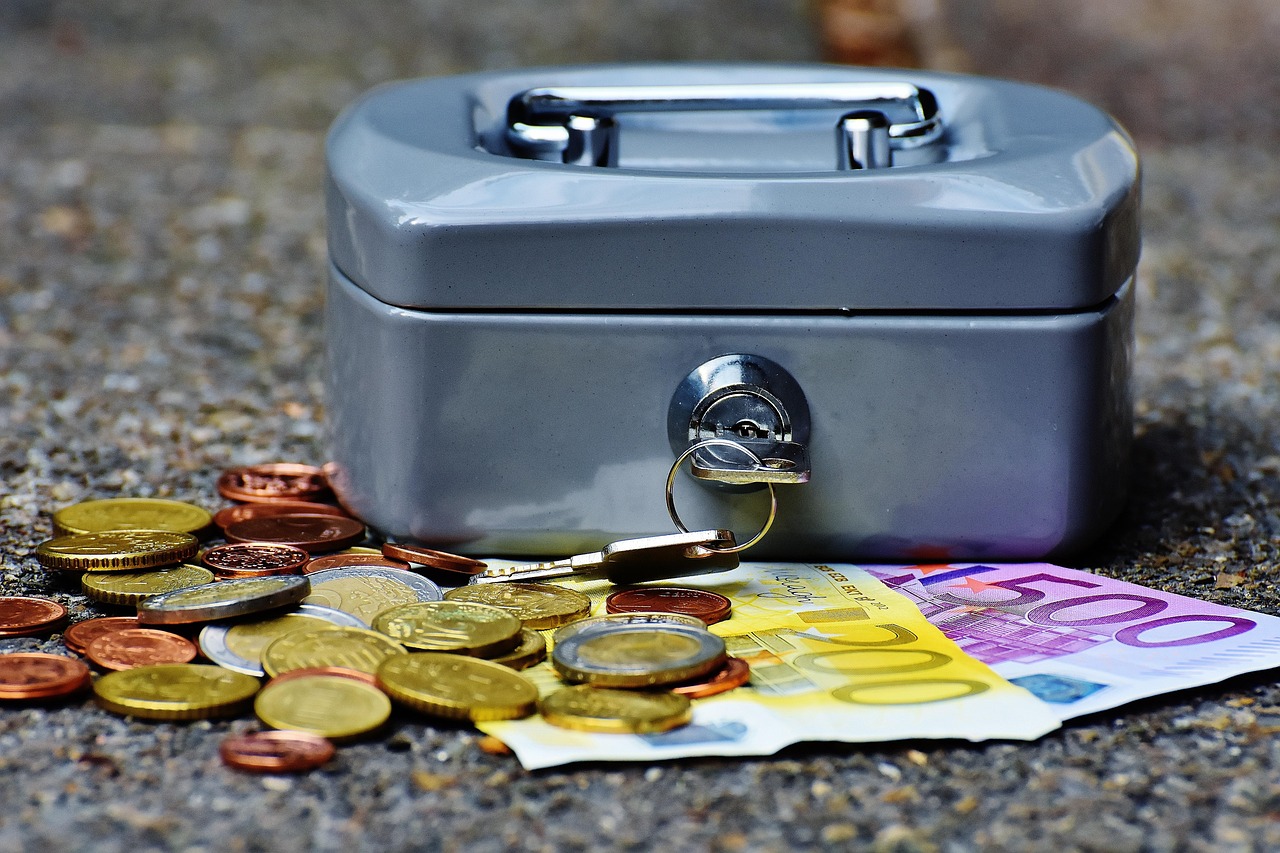 Selling Land For Cash: Benefits And Considerations