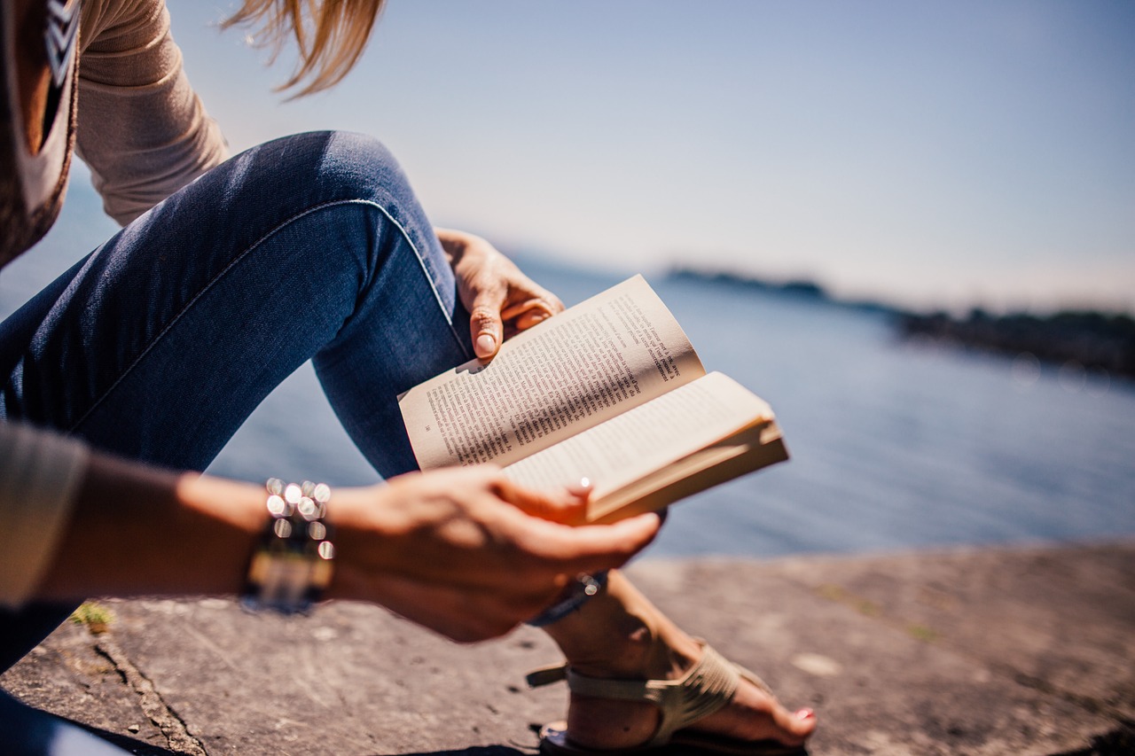 How to Use Rogon Se Chutkara Book for Personal Growth?