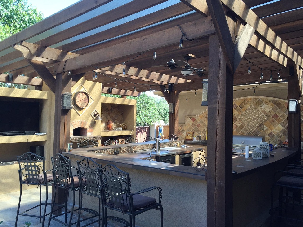 How To Choose The Perfect Countertop For Your Outdoor Kitchen?