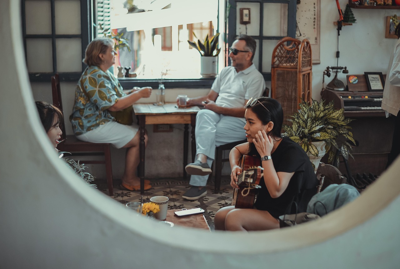 Managing Customer Conversations Across Channels with a Unified Inbox