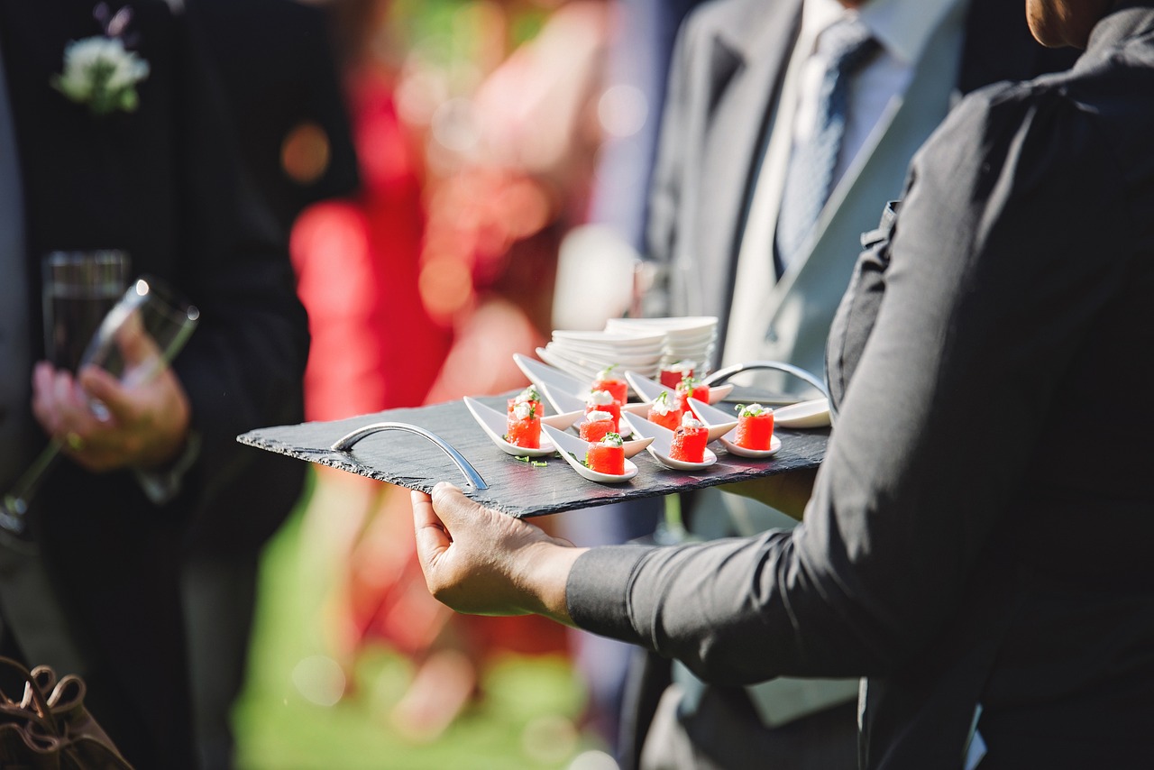 Holiday Party Catering In Dallas: How To Plan A Memorable Feast?