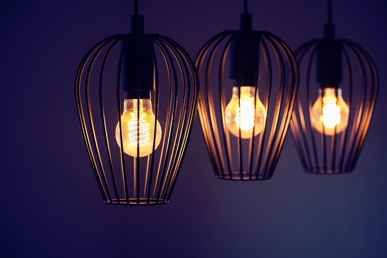 LED Art Lights vs Standard Bulbs for Miniature Displays in 2026